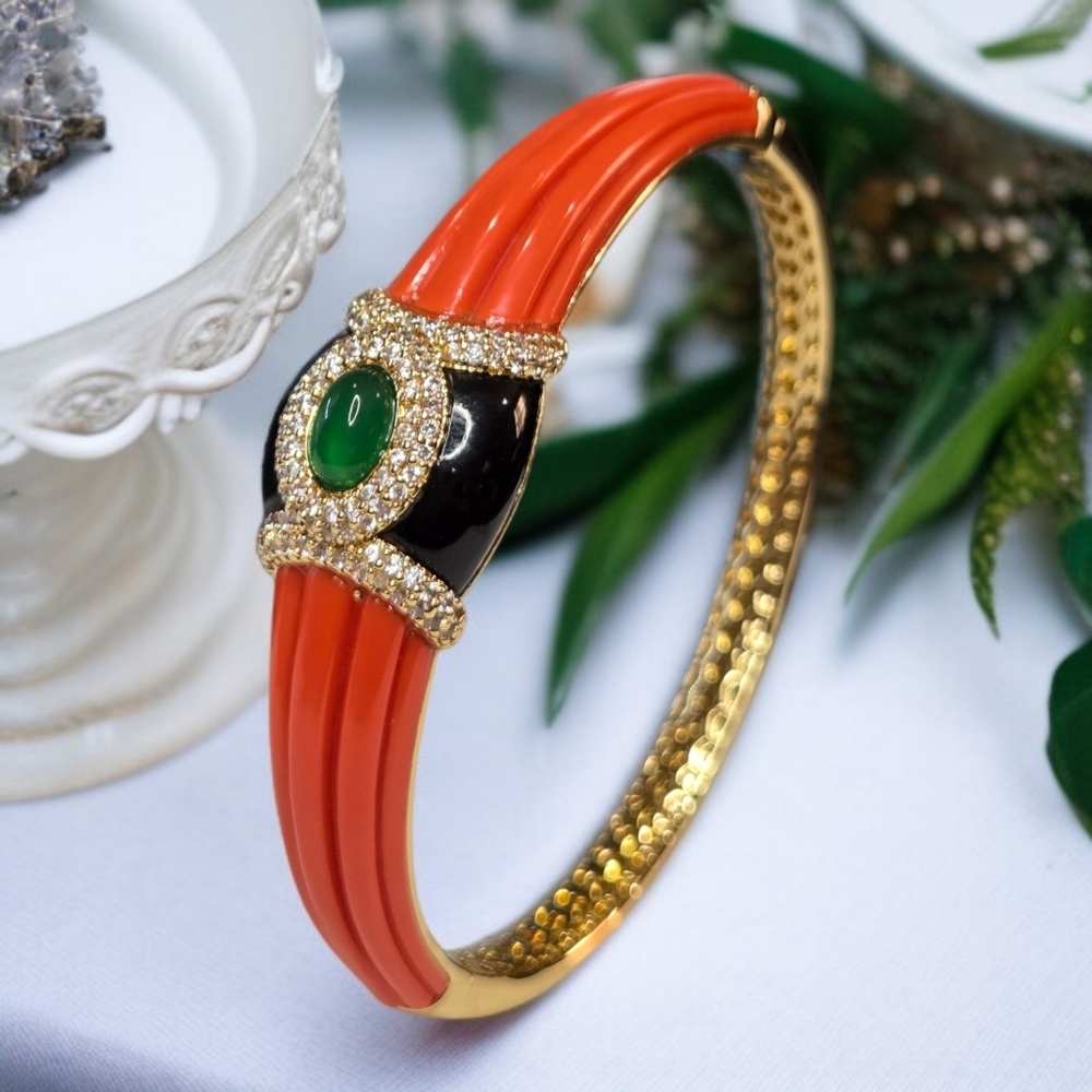 Luxury 18k Gold Plated High-end Designer Capri Coral Onyx Emerald Bracelet